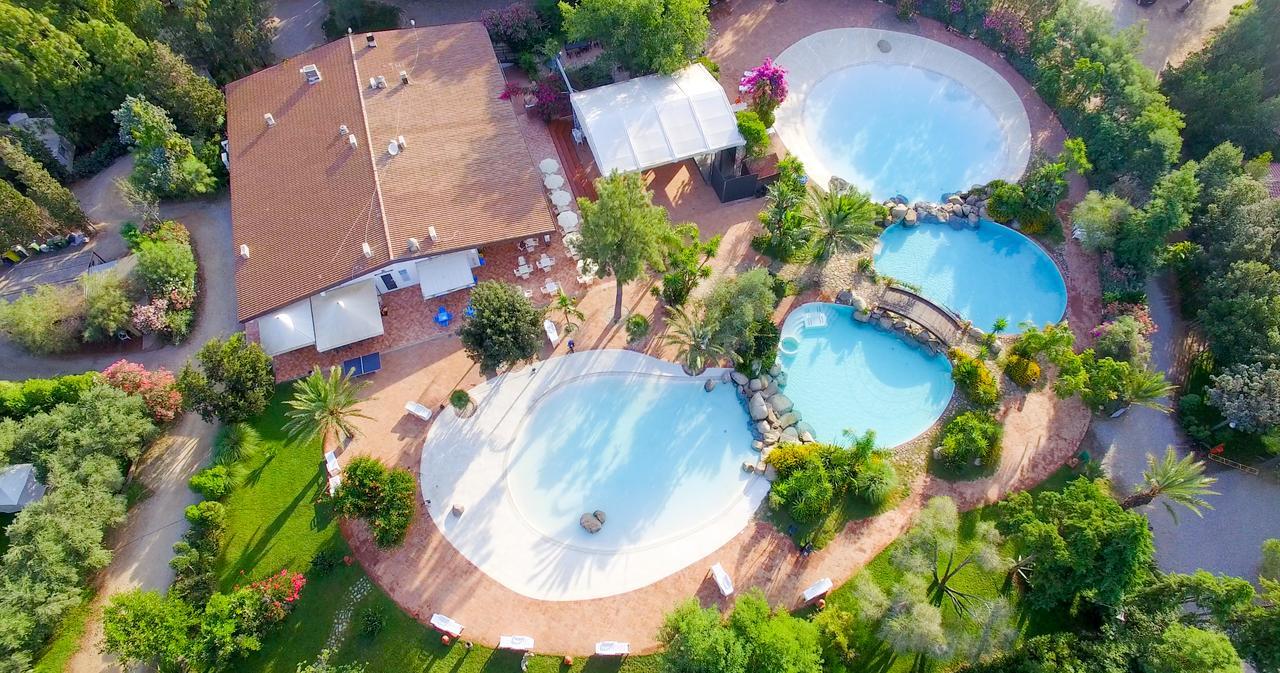 Camping Villaggio L'Ultima Spiaggia バリ・サルド エクステリア 写真