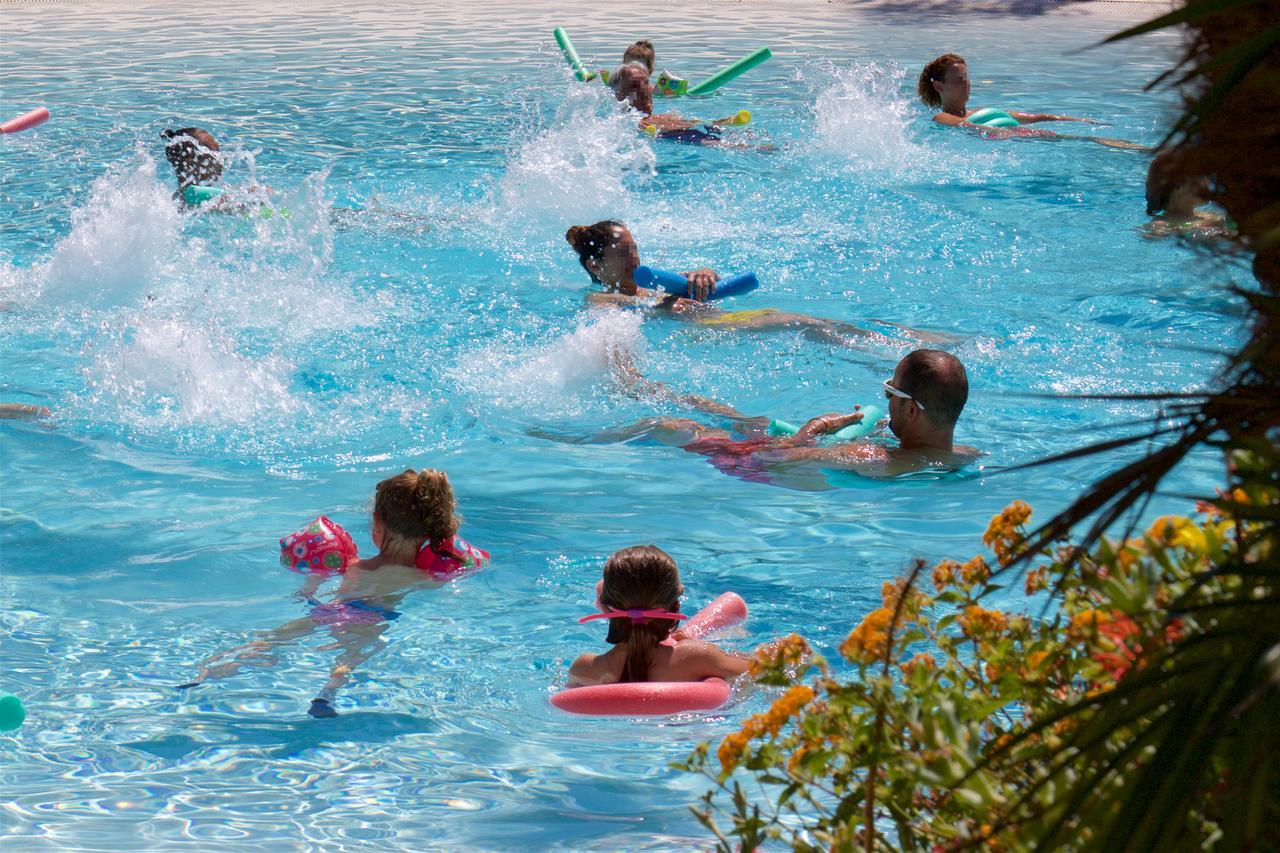 Camping Villaggio L'Ultima Spiaggia バリ・サルド エクステリア 写真