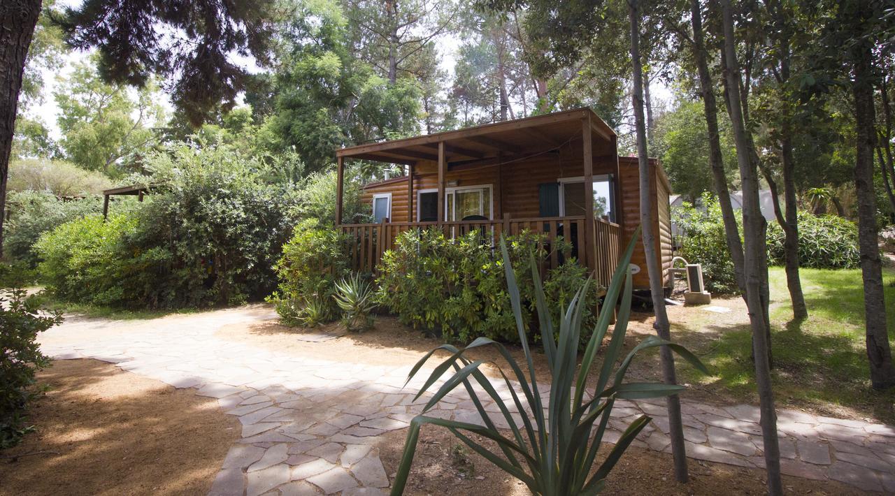 Camping Villaggio L'Ultima Spiaggia バリ・サルド エクステリア 写真