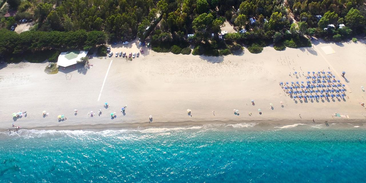 Camping Villaggio L'Ultima Spiaggia バリ・サルド エクステリア 写真